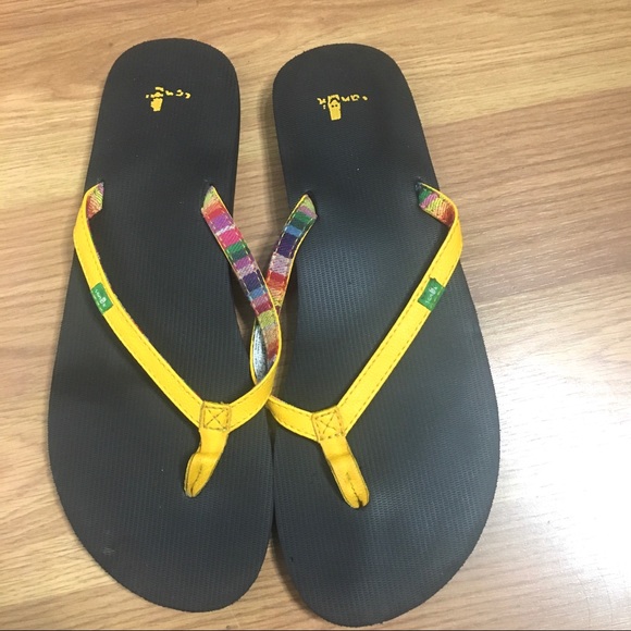 sanuk flip flops sold near me